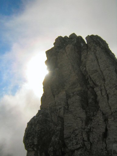 Rochers de Cornus (109).jpg - Il est 18h15, le soleil se cache.
